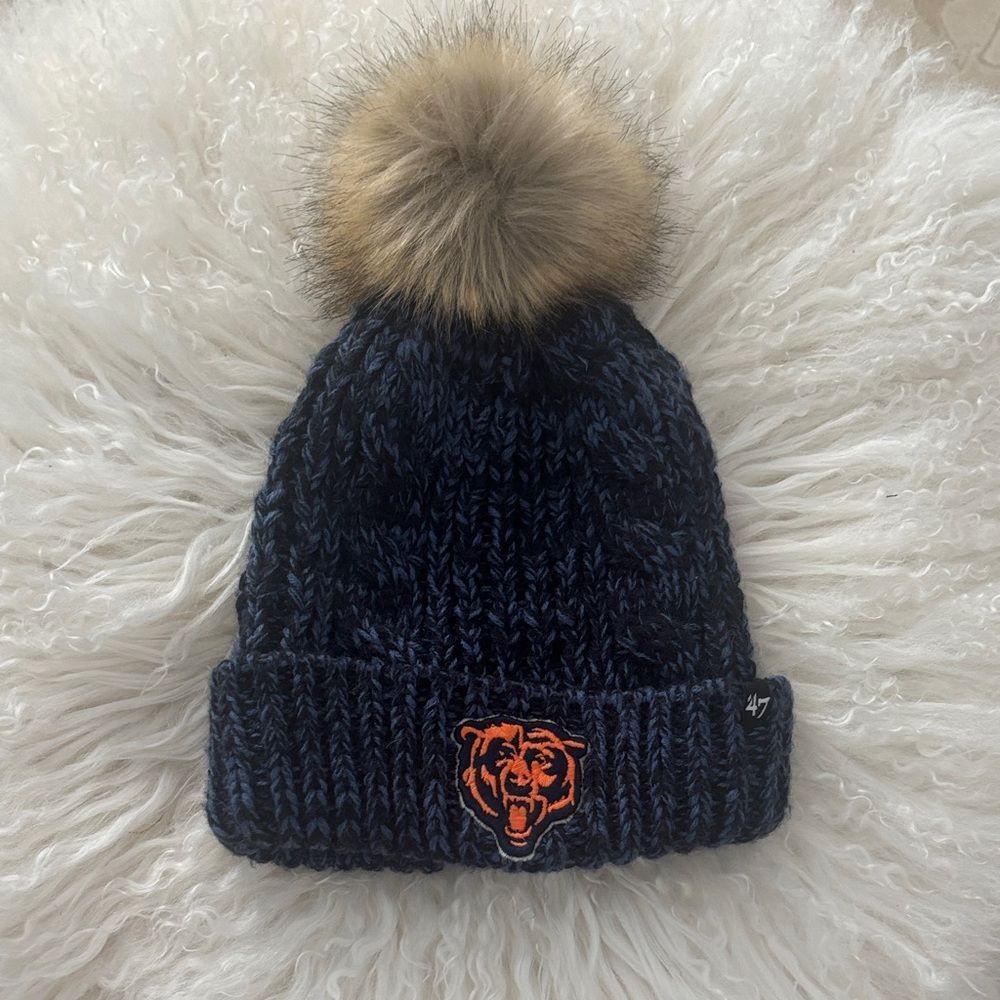 Chicago Bears 🐻 47 Brand Dark Blue Beanie with Tan Pom Pom NEW